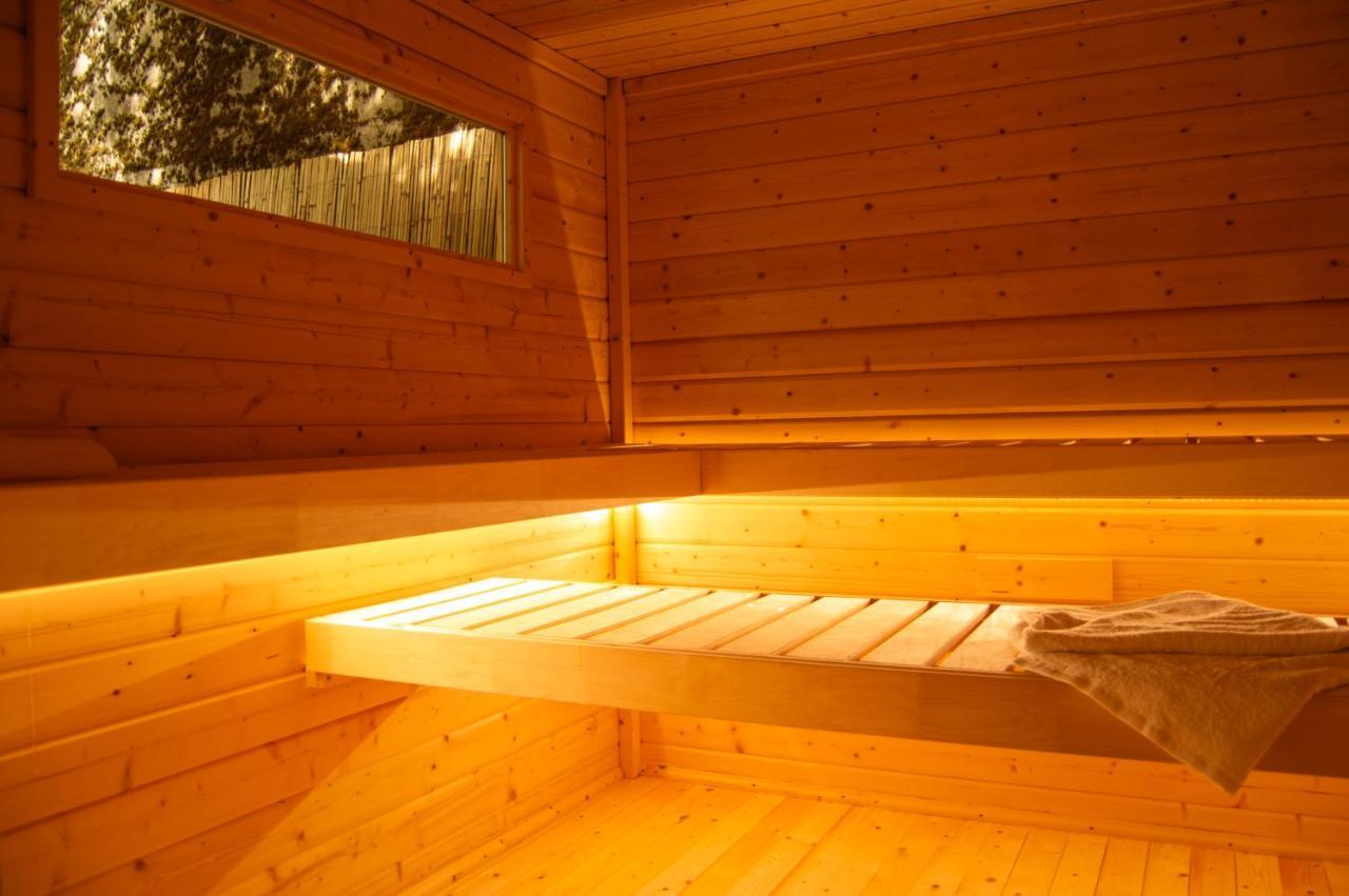 Wellness Mitten In Der Wasserfallstadt Triberg Triberg im Schwarzwald Eksteriør billede