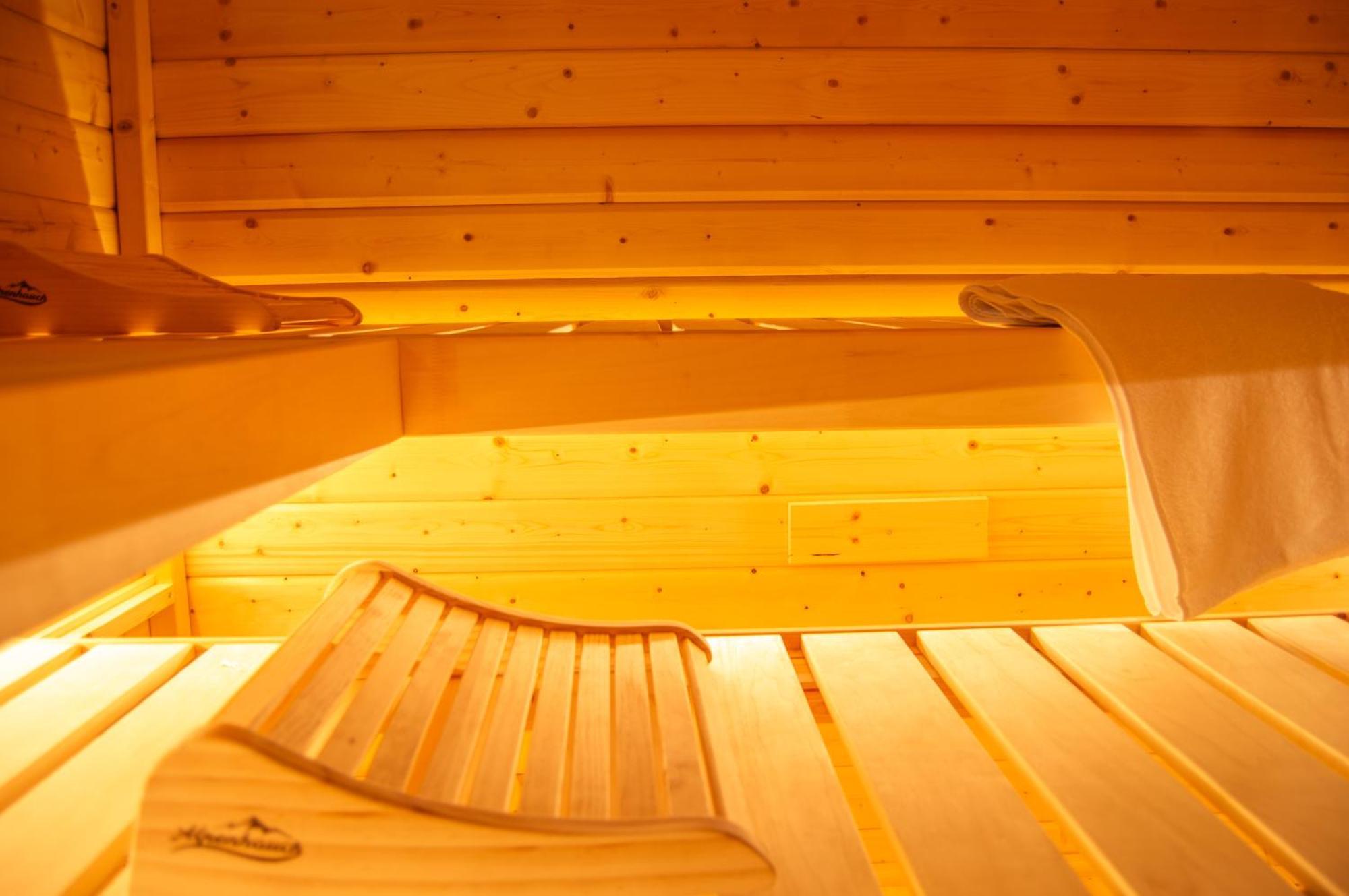 Wellness Mitten In Der Wasserfallstadt Triberg Triberg im Schwarzwald Eksteriør billede